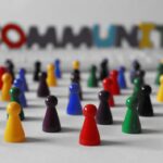 pionki, społeczeństwo